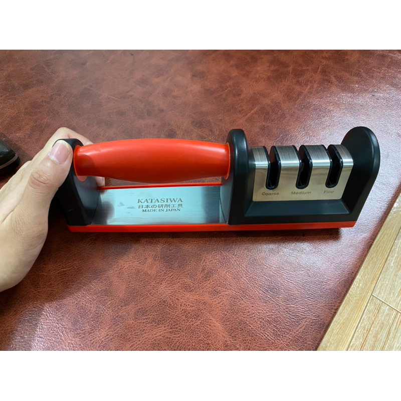 Mài dao 3 khe hãng katasiwa make in japan mài siêu nhanh chóng tiện lợi - Image 3